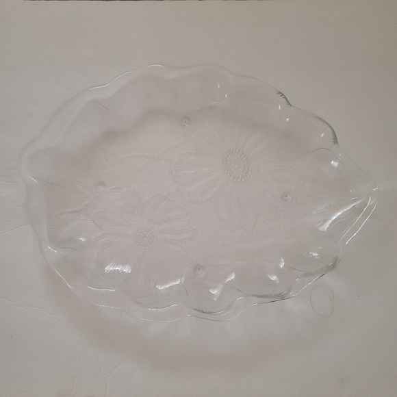 Vintage 90s Leaf Serving Dish - Picture 3 of 10